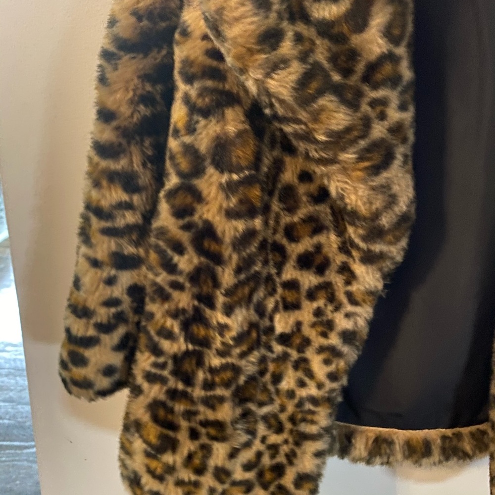 Leopard print, faux fur, coat.